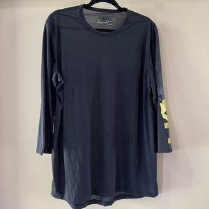 Under Armor Men’s XL Thearagear Fitted 3 Quarter Length Shirt